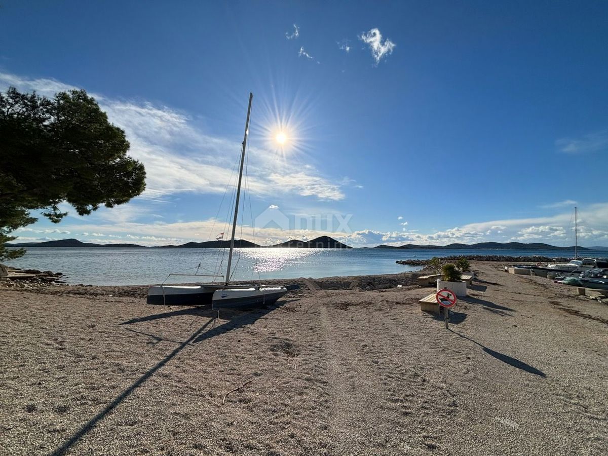 PAKOŠTANE, DRAGE - Palazzina con vista sul mare