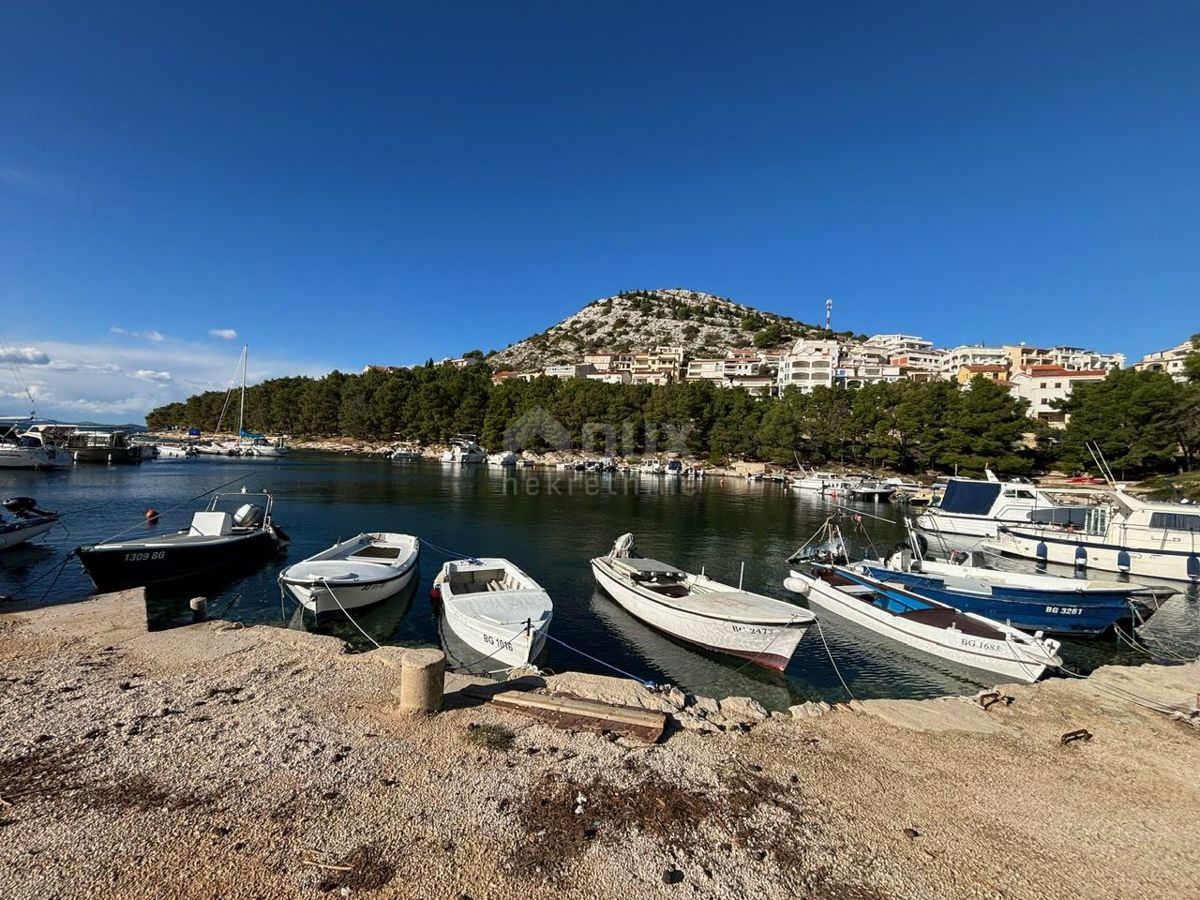 PAKOŠTANE, DRAGE - Palazzina con vista sul mare