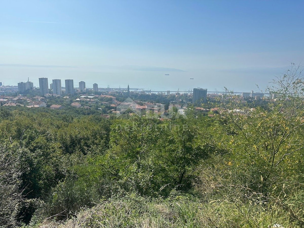 RIJEKA, KOZALA - terreno edificabile di 4000m2 con vista panoramica sul mare