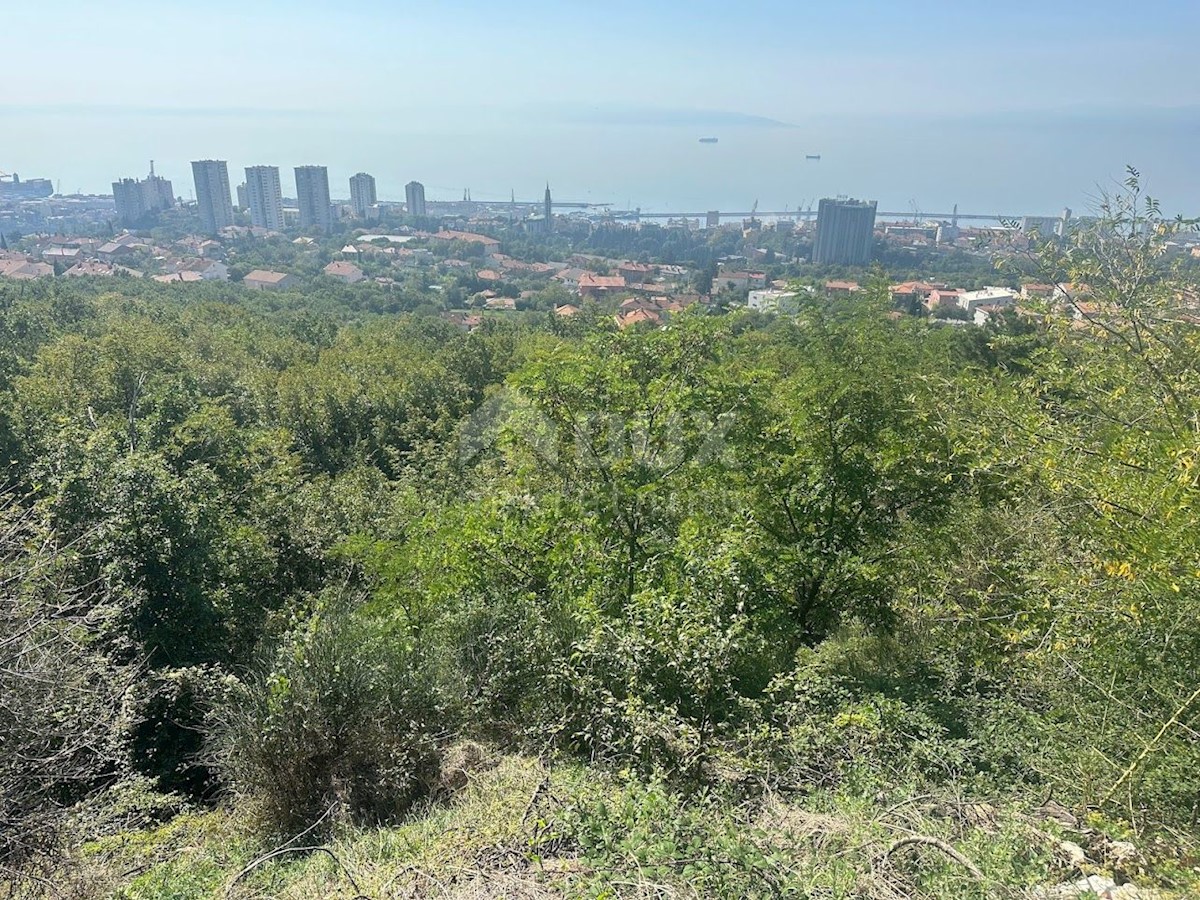 RIJEKA, KOZALA - terreno edificabile di 4000m2 con vista panoramica sul mare