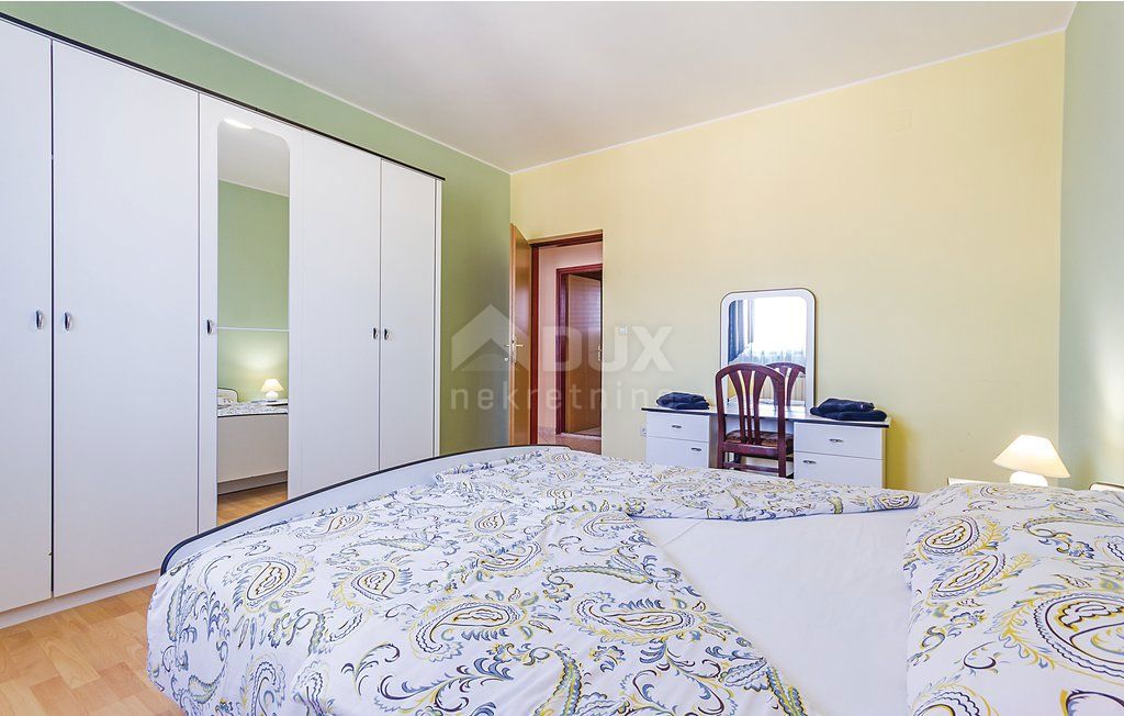 ISTRIA, BANJOLE - Palazzina a 150 metri dal mare!