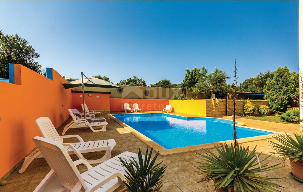 ISTRIA, BANJOLE - Palazzina a 150 metri dal mare!