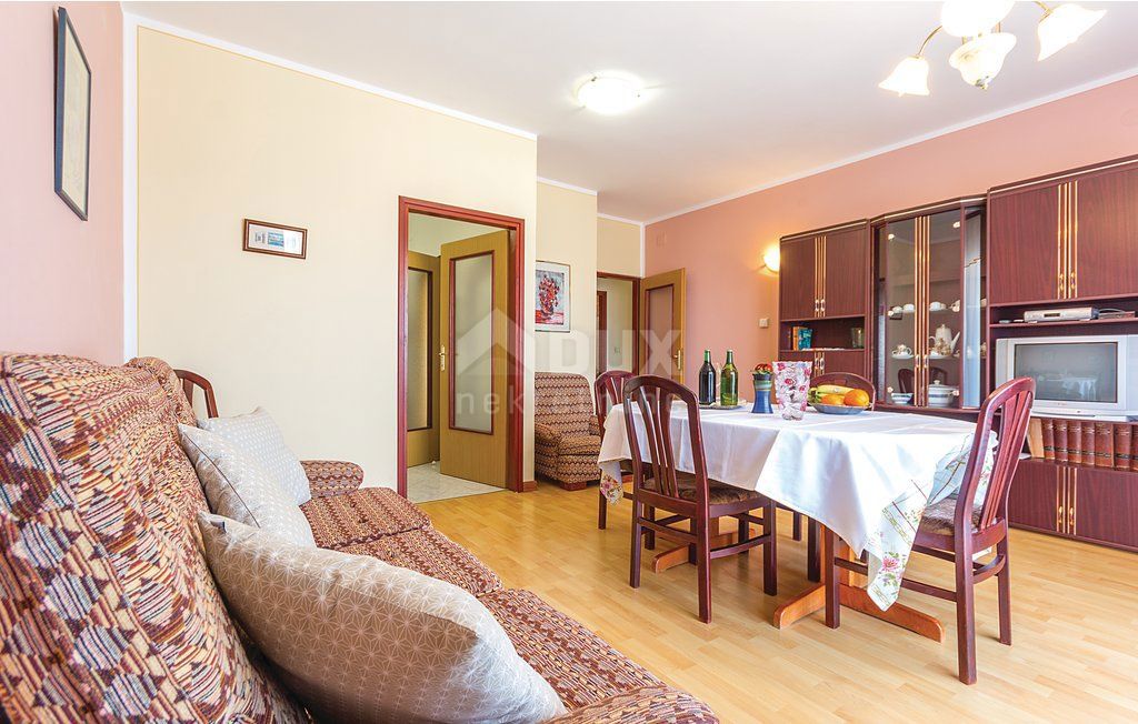 ISTRIA, BANJOLE - Palazzina a 150 metri dal mare!