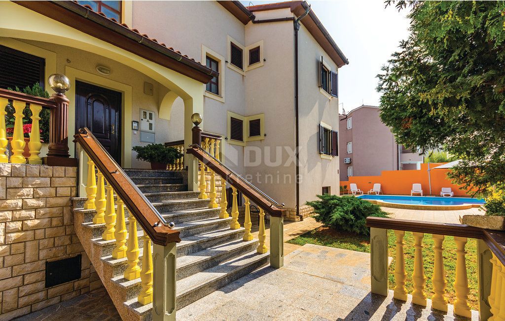 ISTRIA, BANJOLE - Palazzina a 150 metri dal mare!