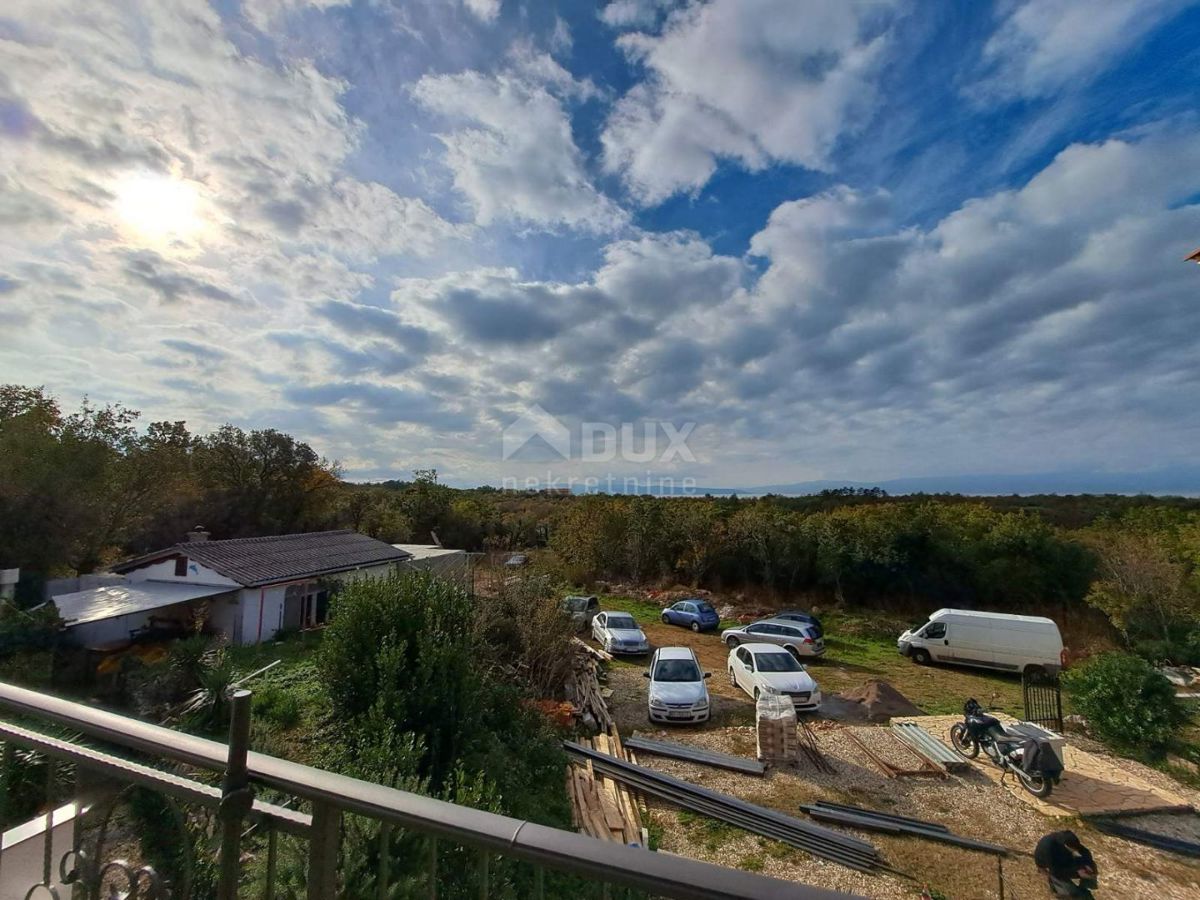 KRALJEVICA - piano della casa con cortile e vista sul mare