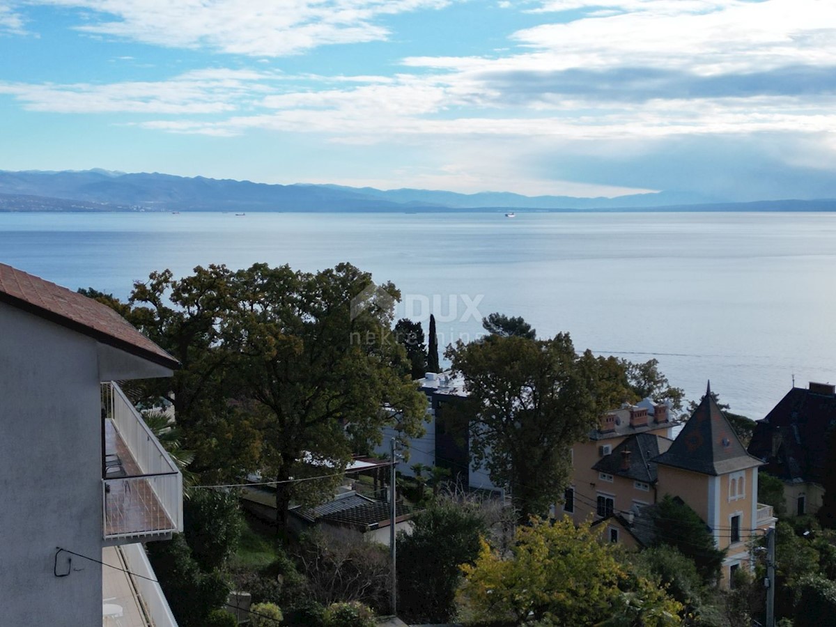 OPATIJA - parte di una casa con vista mare con 2 appartamenti e 1 appartamento