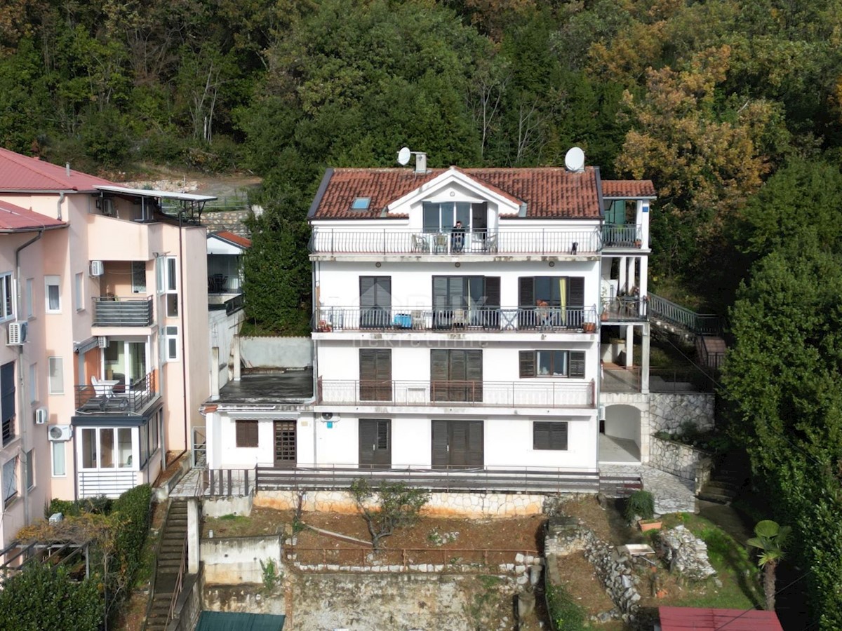 OPATIJA - parte di una casa con vista mare con 2 appartamenti e 1 appartamento