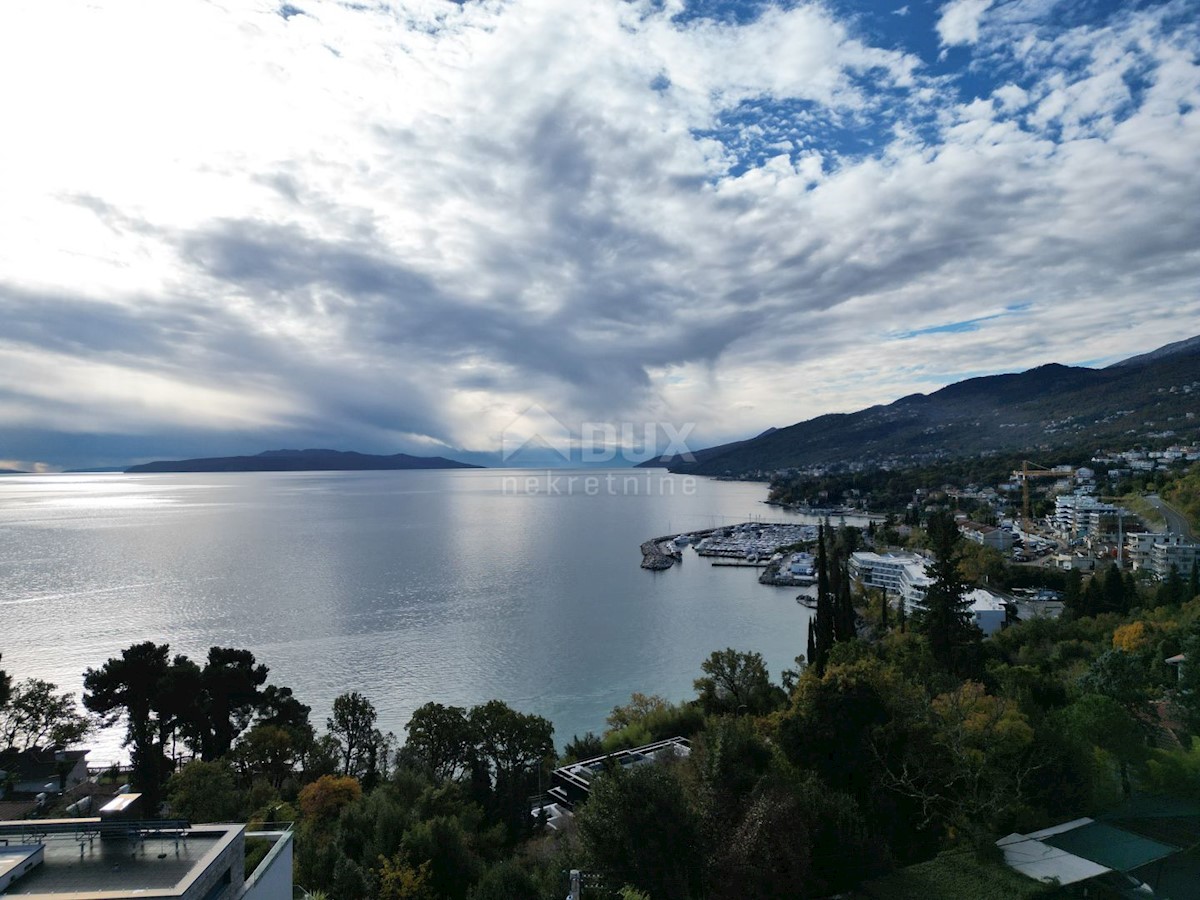 OPATIJA - parte di una casa con vista mare con 2 appartamenti e 1 appartamento