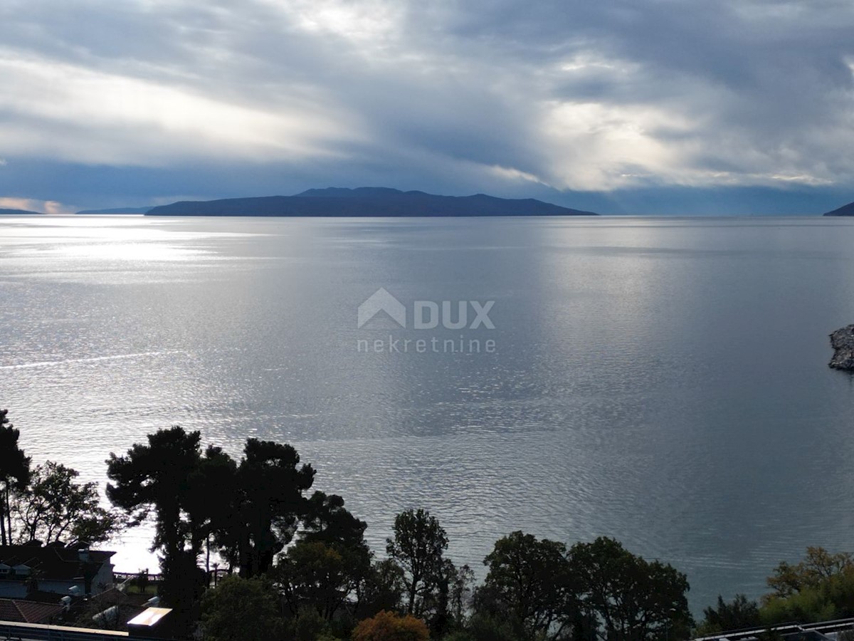 OPATIJA - parte di una casa con vista mare con 2 appartamenti e 1 appartamento