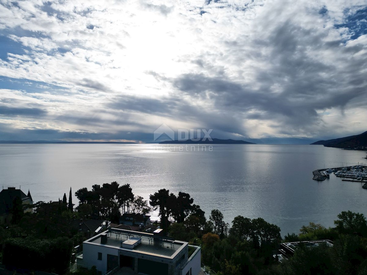 OPATIJA - parte di una casa con vista mare con 2 appartamenti e 1 appartamento