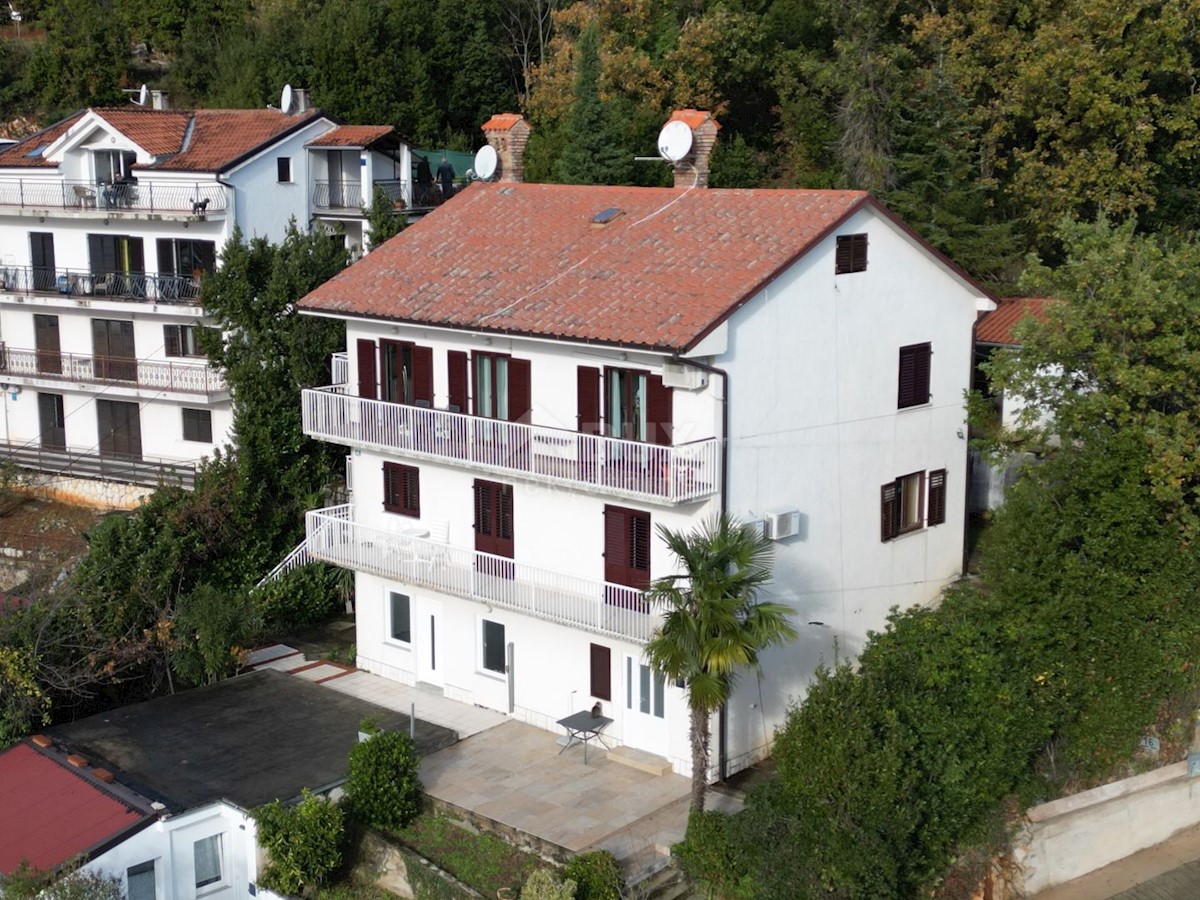 OPATIJA - parte di una casa con vista mare con 2 appartamenti e 1 appartamento