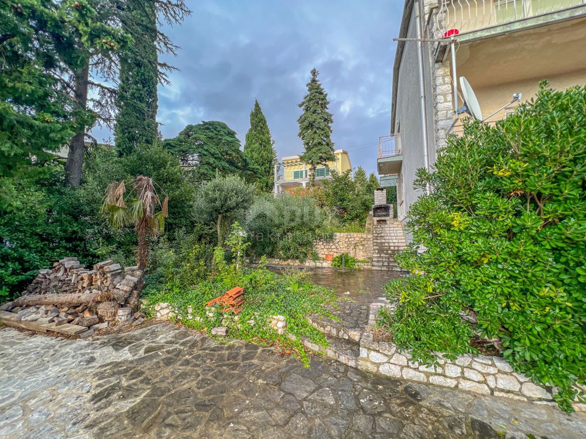 CRIKVENICA, SELCE - casa più grande con giardino a 200 metri dal mare con vista mare