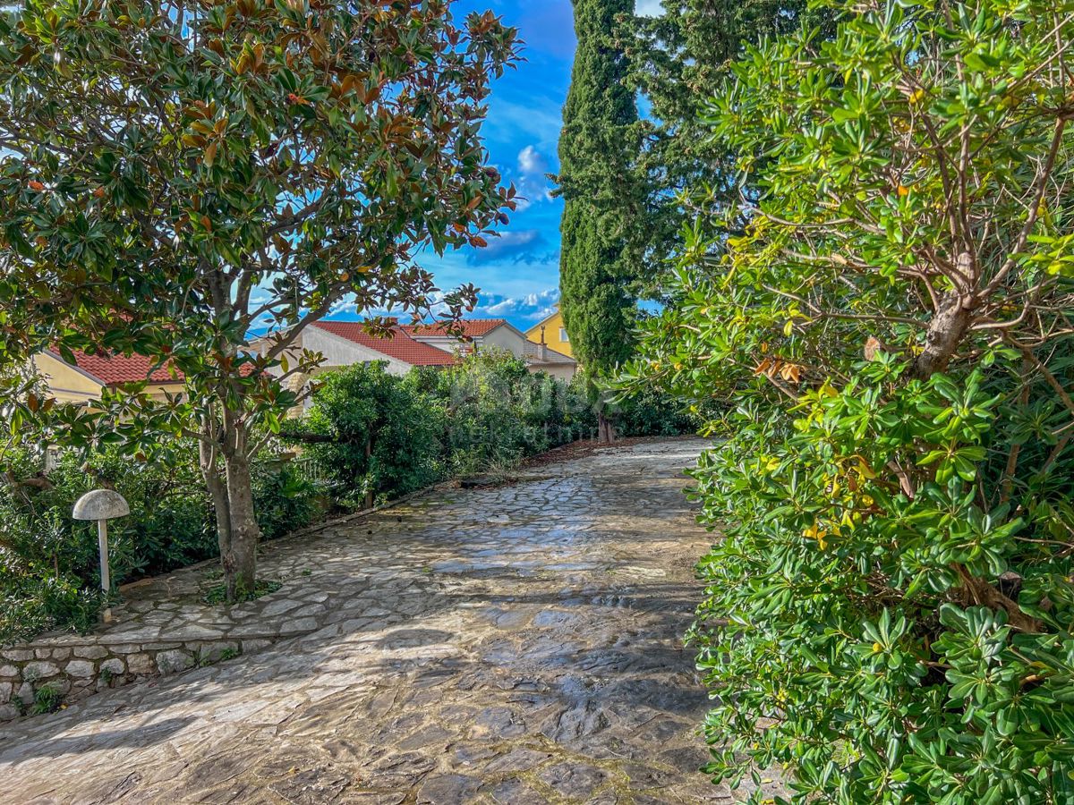 CRIKVENICA, SELCE - casa più grande con giardino a 200 metri dal mare con vista mare