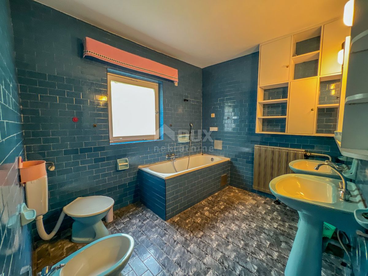 CRIKVENICA, SELCE - casa più grande con giardino a 200 metri dal mare con vista mare