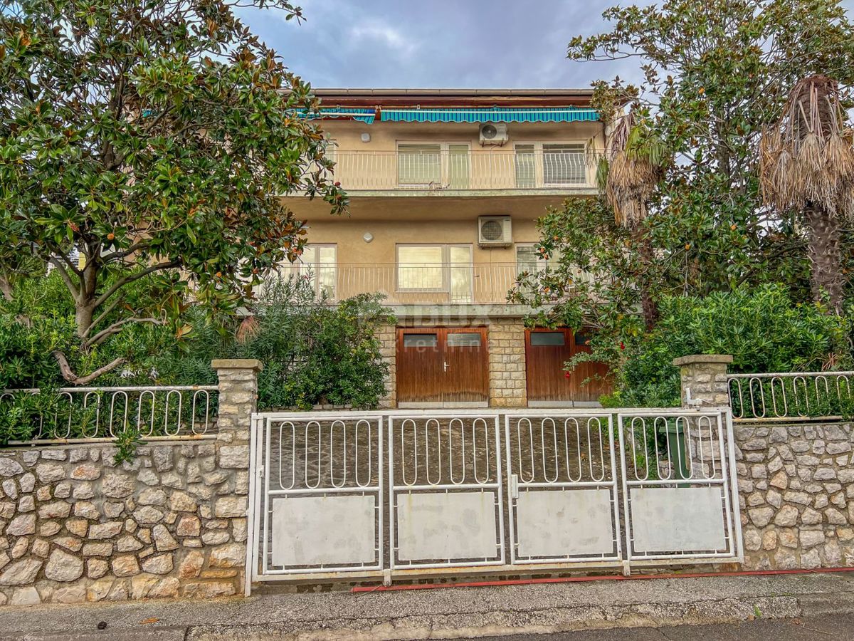 CRIKVENICA, SELCE - casa più grande con giardino a 200 metri dal mare con vista mare