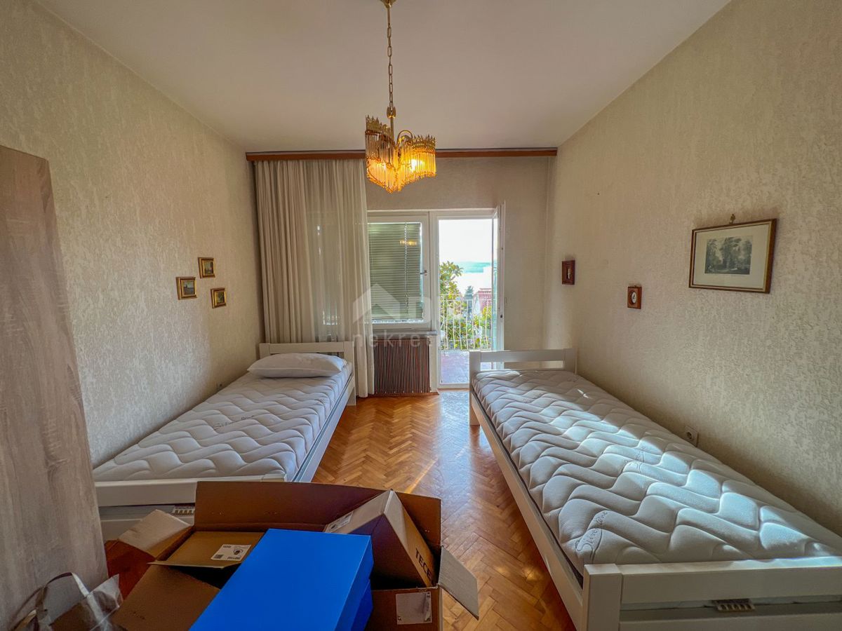 CRIKVENICA, SELCE - casa più grande con giardino a 200 metri dal mare con vista mare