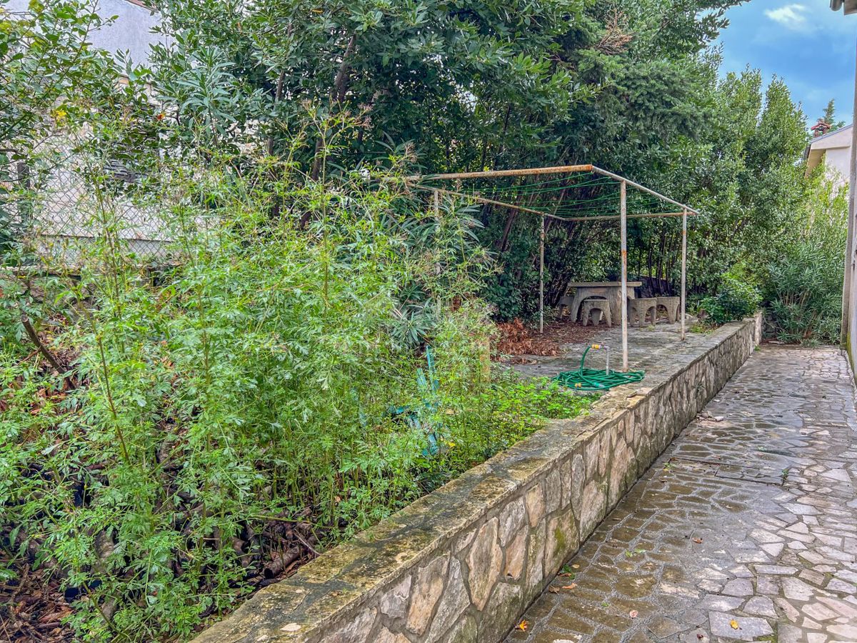 CRIKVENICA, SELCE - casa più grande con giardino a 200 metri dal mare con vista mare