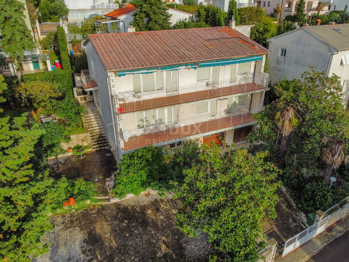 CRIKVENICA, SELCE - casa più grande con giardino a 200 metri dal mare con vista mare