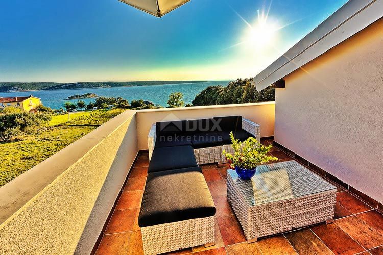 RAB, SUPETARSKA DRAGA - Villa a 50 metri dal mare