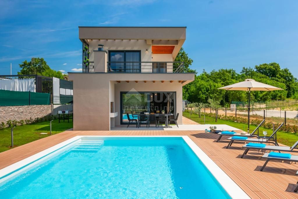 ISTRIA, SVETVINČENAT-villa di nuova costruzione con piscina riscaldata!