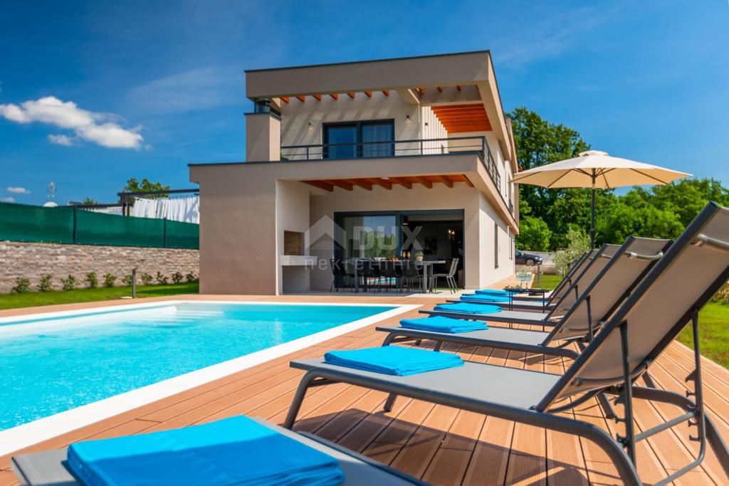 ISTRIA, SVETVINČENAT-villa di nuova costruzione con piscina riscaldata!