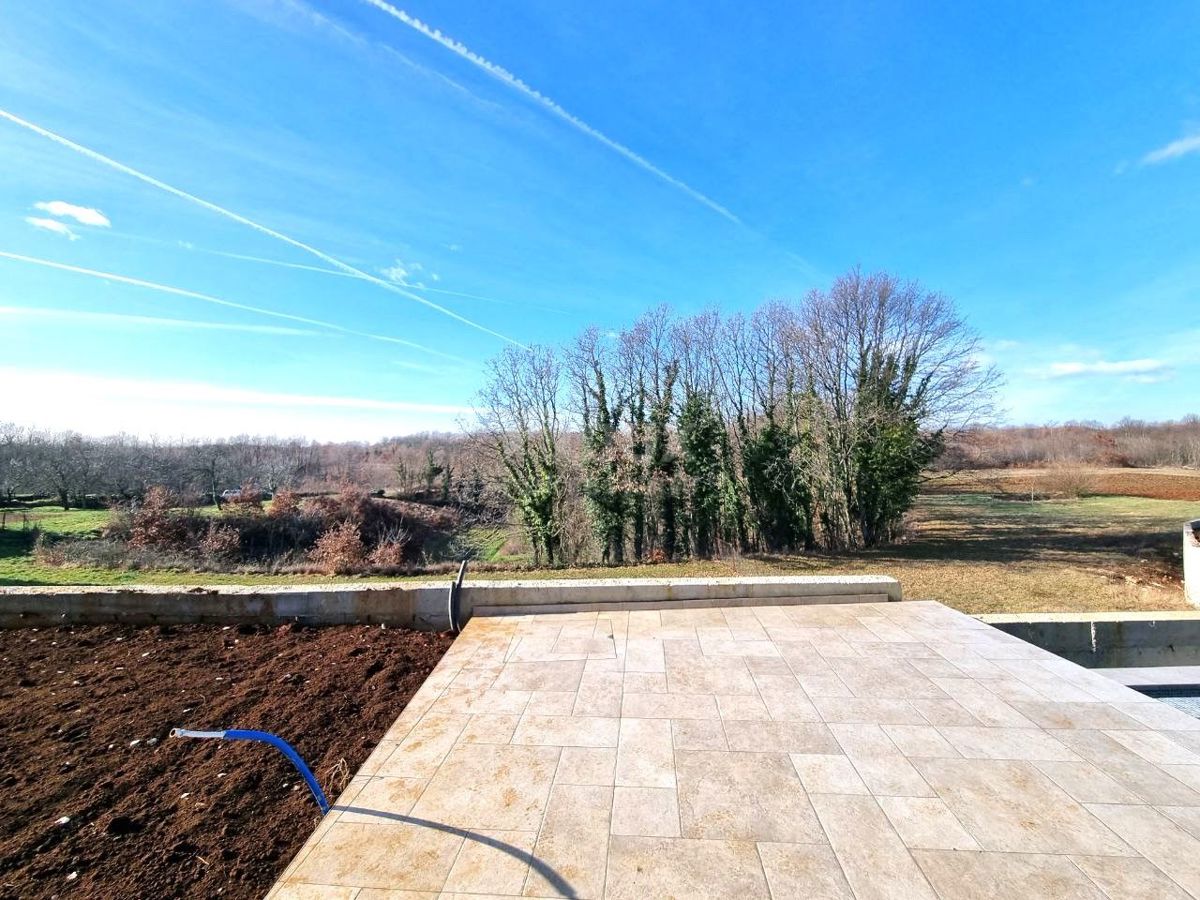 ISTRIA, SVETVINČENAT - Villa moderna in una posizione tranquilla