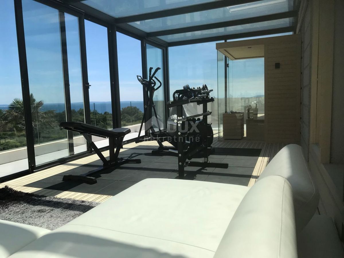 NOVALJA, POTOČNICA - Villa di lusso su una bellissima proprietà 