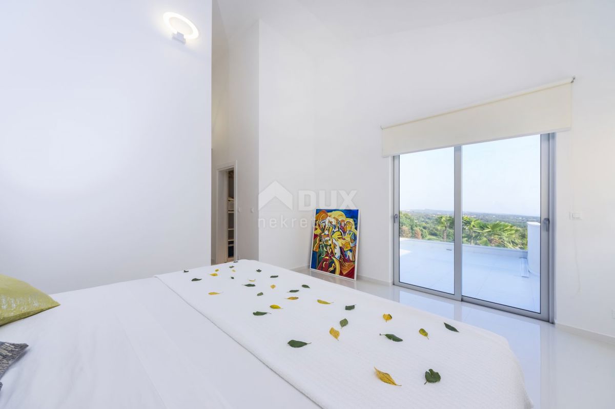 NOVALJA, POTOČNICA - Villa di lusso su una bellissima proprietà 