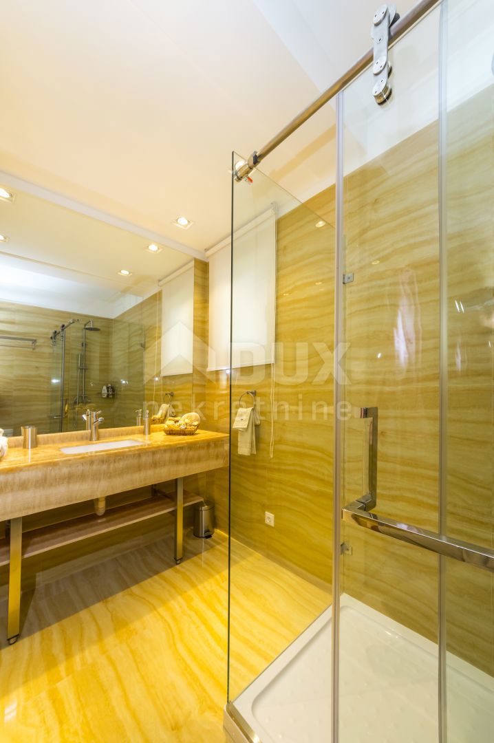 NOVALJA, POTOČNICA - Villa di lusso su una bellissima proprietà 