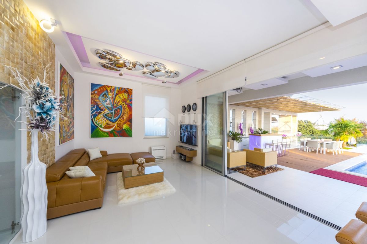 NOVALJA, POTOČNICA - Villa di lusso su una bellissima proprietà 