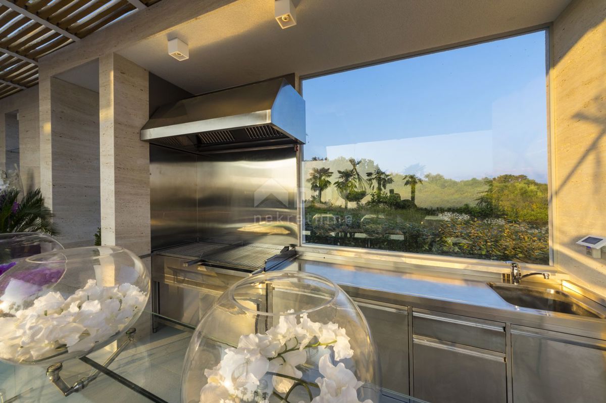 NOVALJA, POTOČNICA - Villa di lusso su una bellissima proprietà 