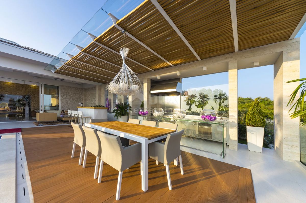 NOVALJA, POTOČNICA - Villa di lusso su una bellissima proprietà 