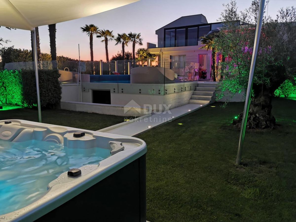 NOVALJA, POTOČNICA - Villa di lusso su una bellissima proprietà 