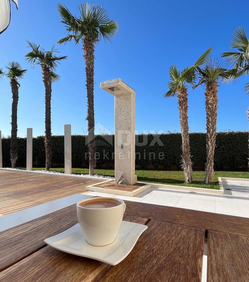 NOVALJA, POTOČNICA - Villa di lusso su una bellissima proprietà 