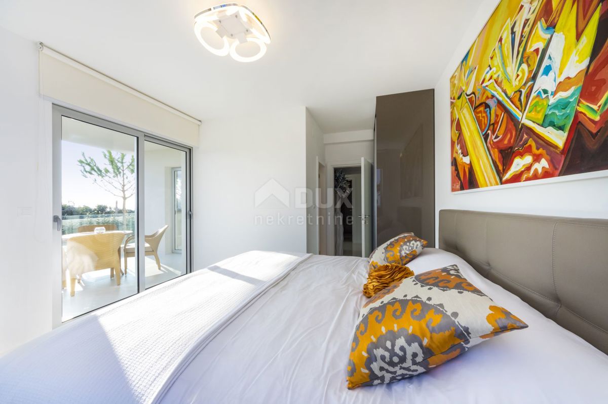 NOVALJA, POTOČNICA - Villa di lusso su una bellissima proprietà 