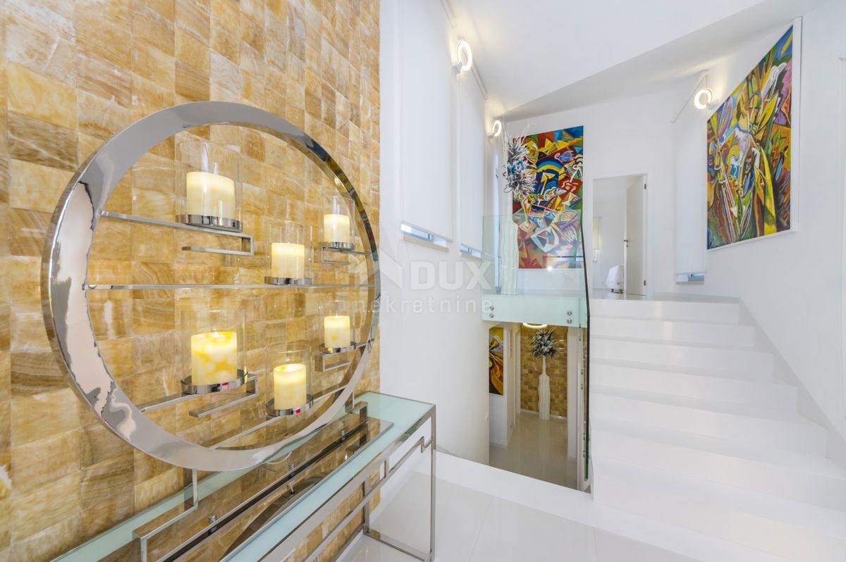 NOVALJA, POTOČNICA - Villa di lusso su una bellissima proprietà 