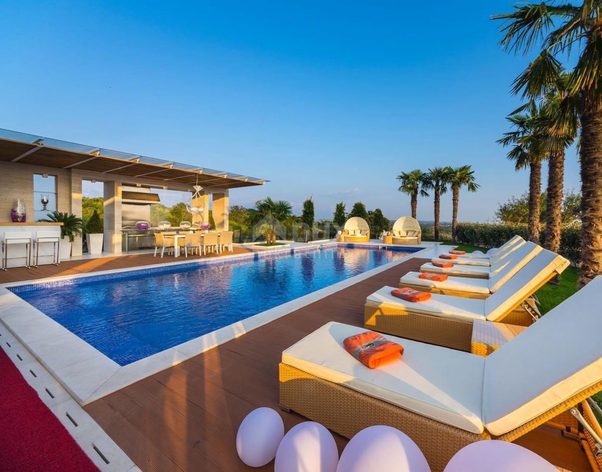 NOVALJA, POTOČNICA - Villa di lusso su una bellissima proprietà 