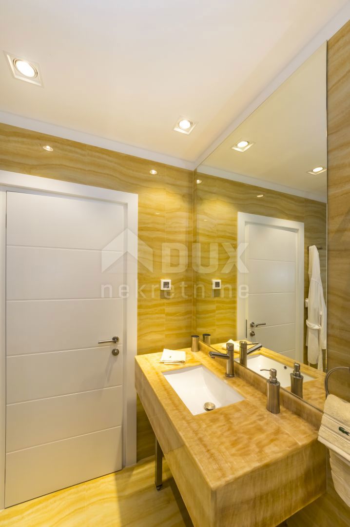 NOVALJA, POTOČNICA - Villa di lusso su una bellissima proprietà 