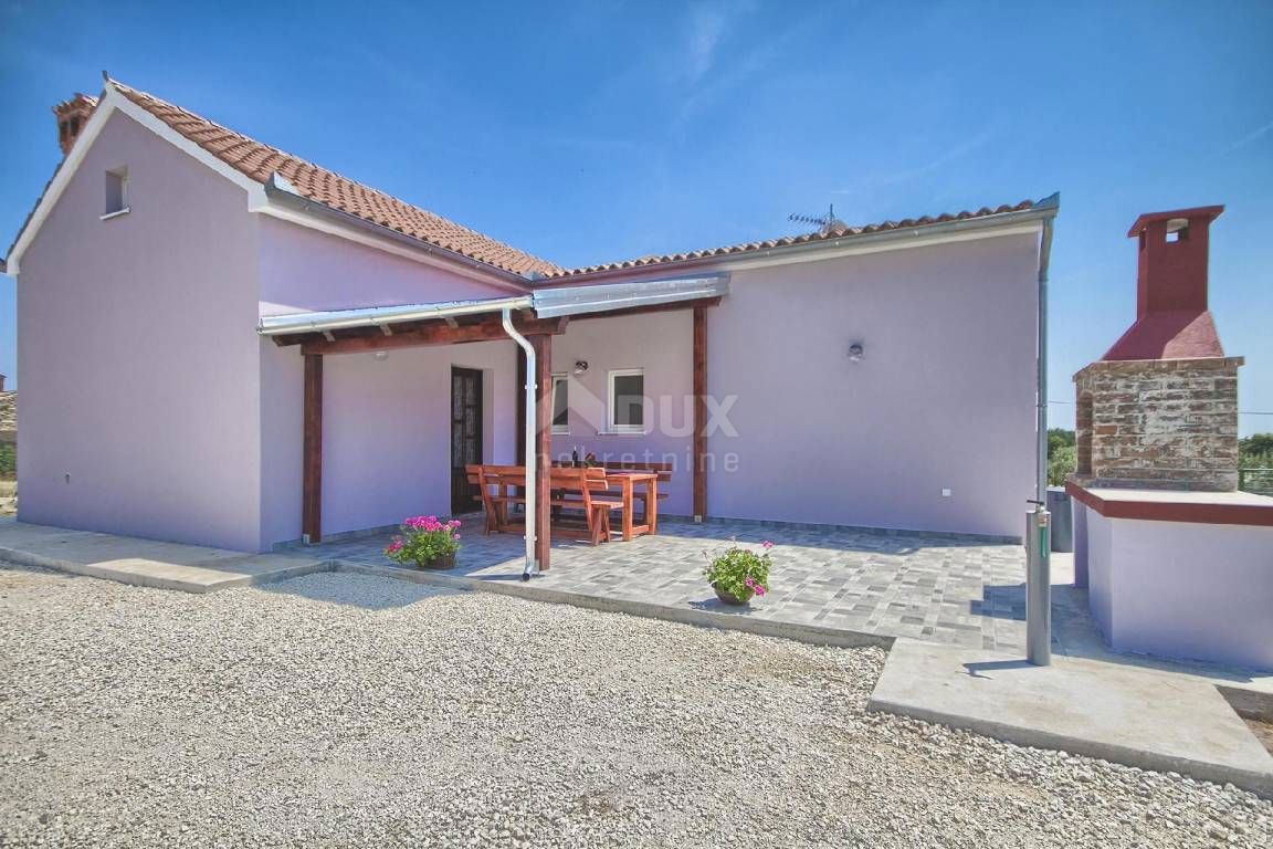ISTRIA, VALTURA! Una bella casa su un piano con un ampio giardino
