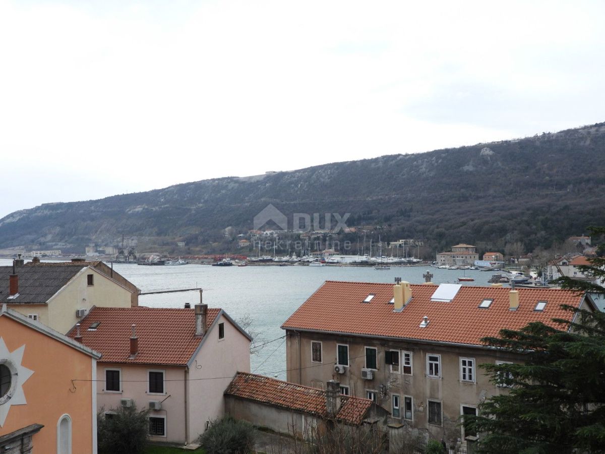 BAKAR - appartamento, piano 140m2 con vista mare