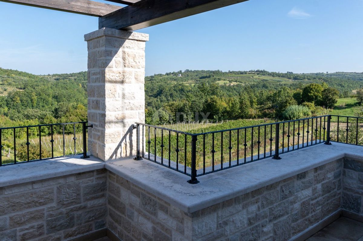 Casa Momjan, Buje, 334m2