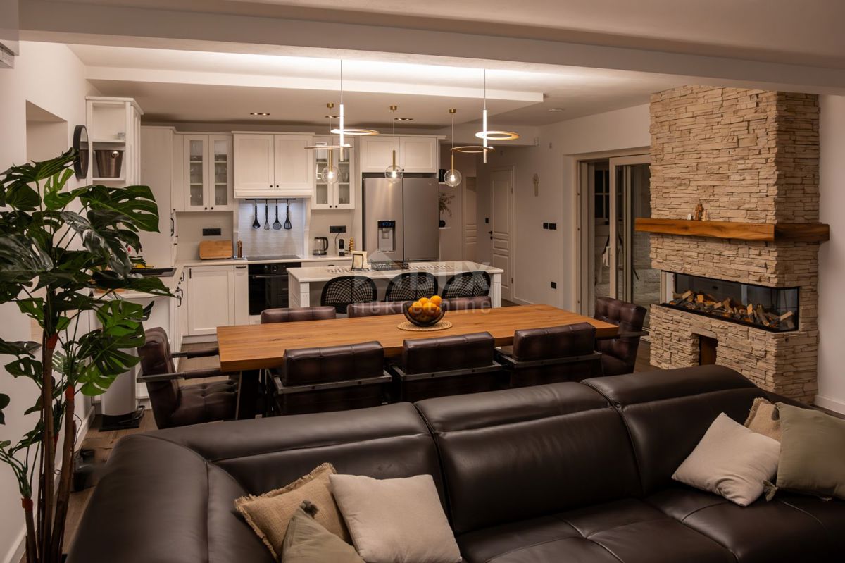 Casa Momjan, Buje, 334m2