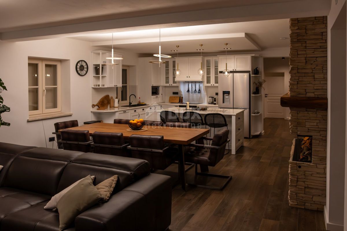 Casa Momjan, Buje, 334m2