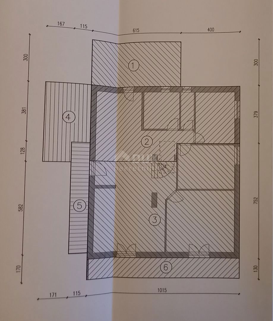 ŠIBENIK - Appartamento su due piani nel cuore di Šibenik: un'opportunità ideale per investitori o famiglie