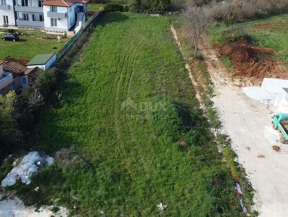ISTRIA, LIŽNJAN Terreno edificabile vicino al mare a scopo residenziale!