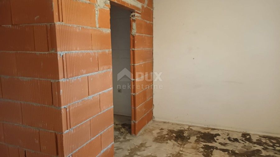 SVETI FILIP I JAKOV, SIKVO - piano terra con giardino per adattamento