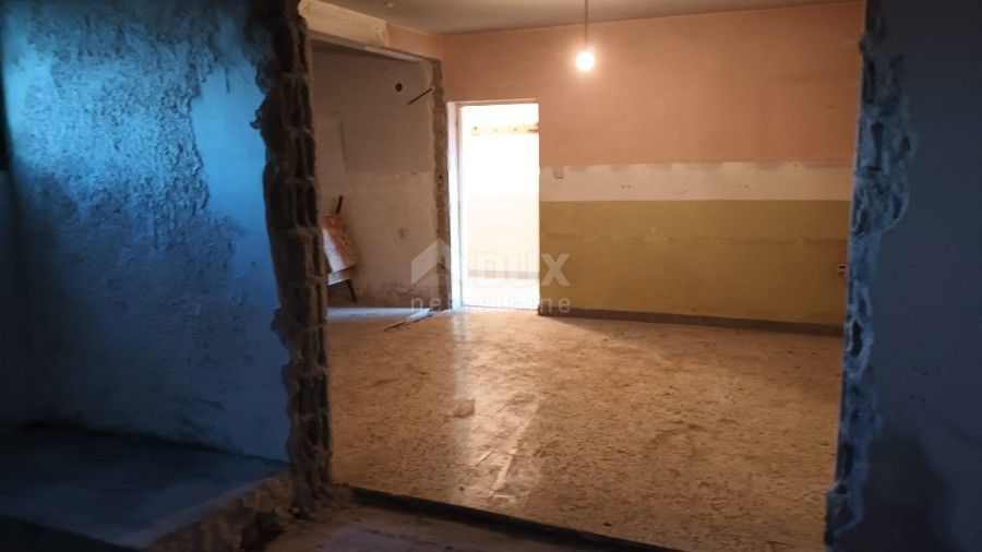 SVETI FILIP I JAKOV, SIKVO - piano terra con giardino per adattamento