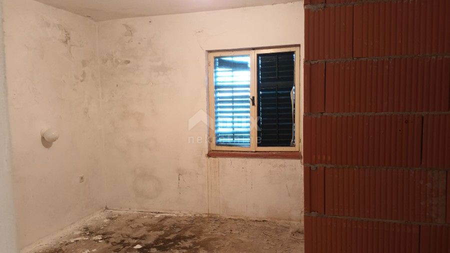 SVETI FILIP I JAKOV, SIKVO - piano terra con giardino per adattamento