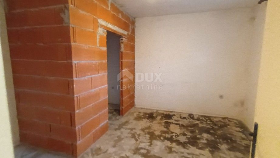 SVETI FILIP I JAKOV, SIKVO - piano terra con giardino per adattamento