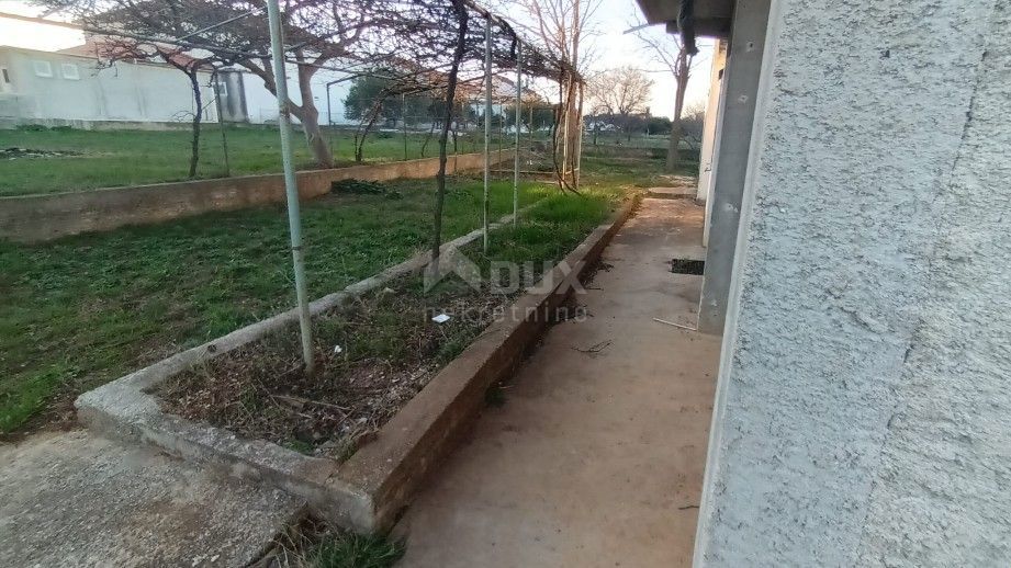 SVETI FILIP I JAKOV, SIKVO - piano terra con giardino per adattamento